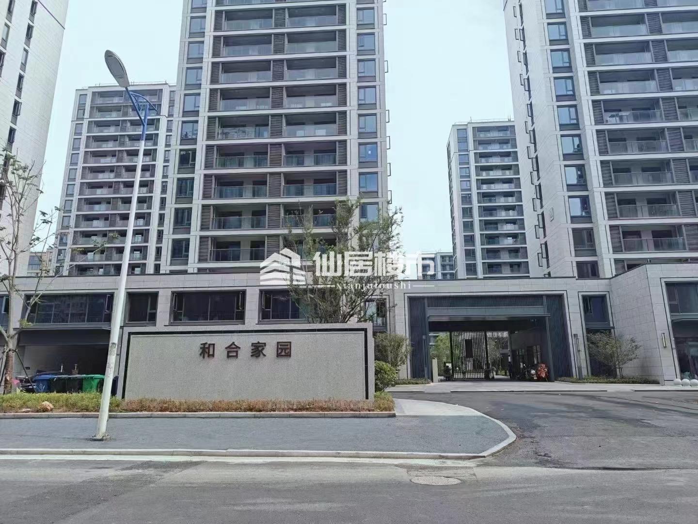 售和合家园，120平2室2厅1卫，灿头，在好楼层，售价109万。