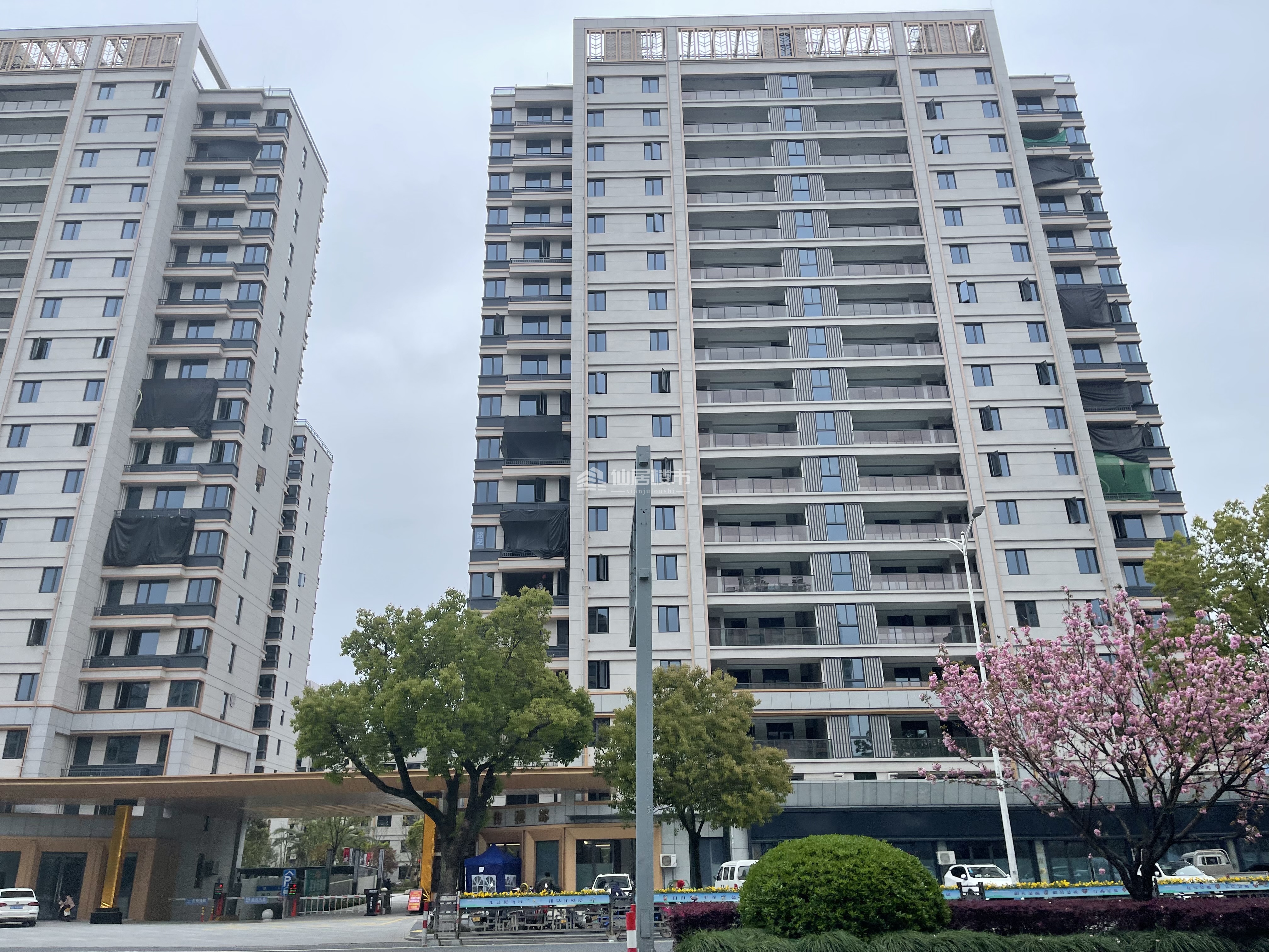 吉祥家园套间四室两厅两卫毛坯证满灿头诚心出售185万