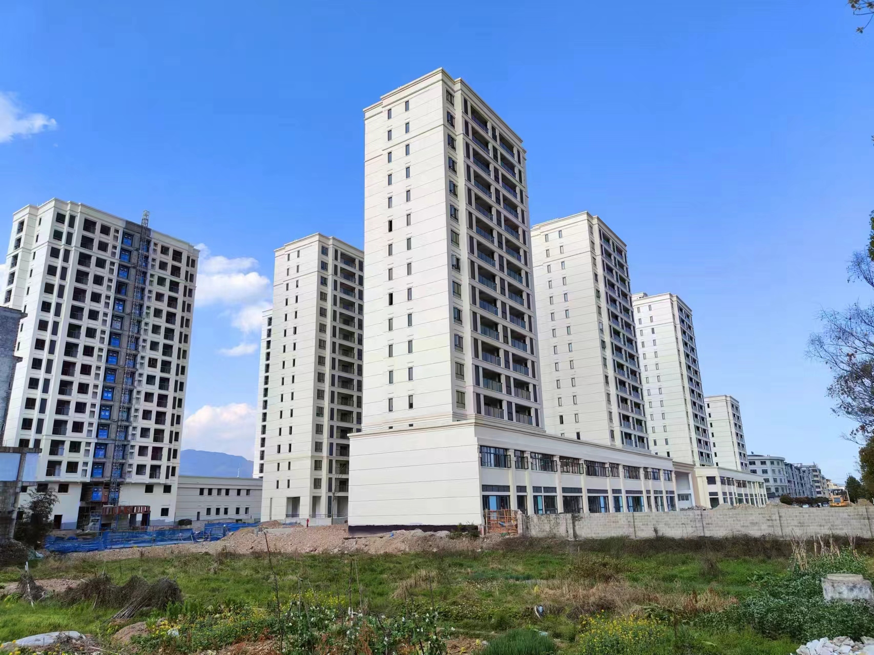 出售新生中学东面，横溪政府后面3室1厅3卫120平米面议住宅