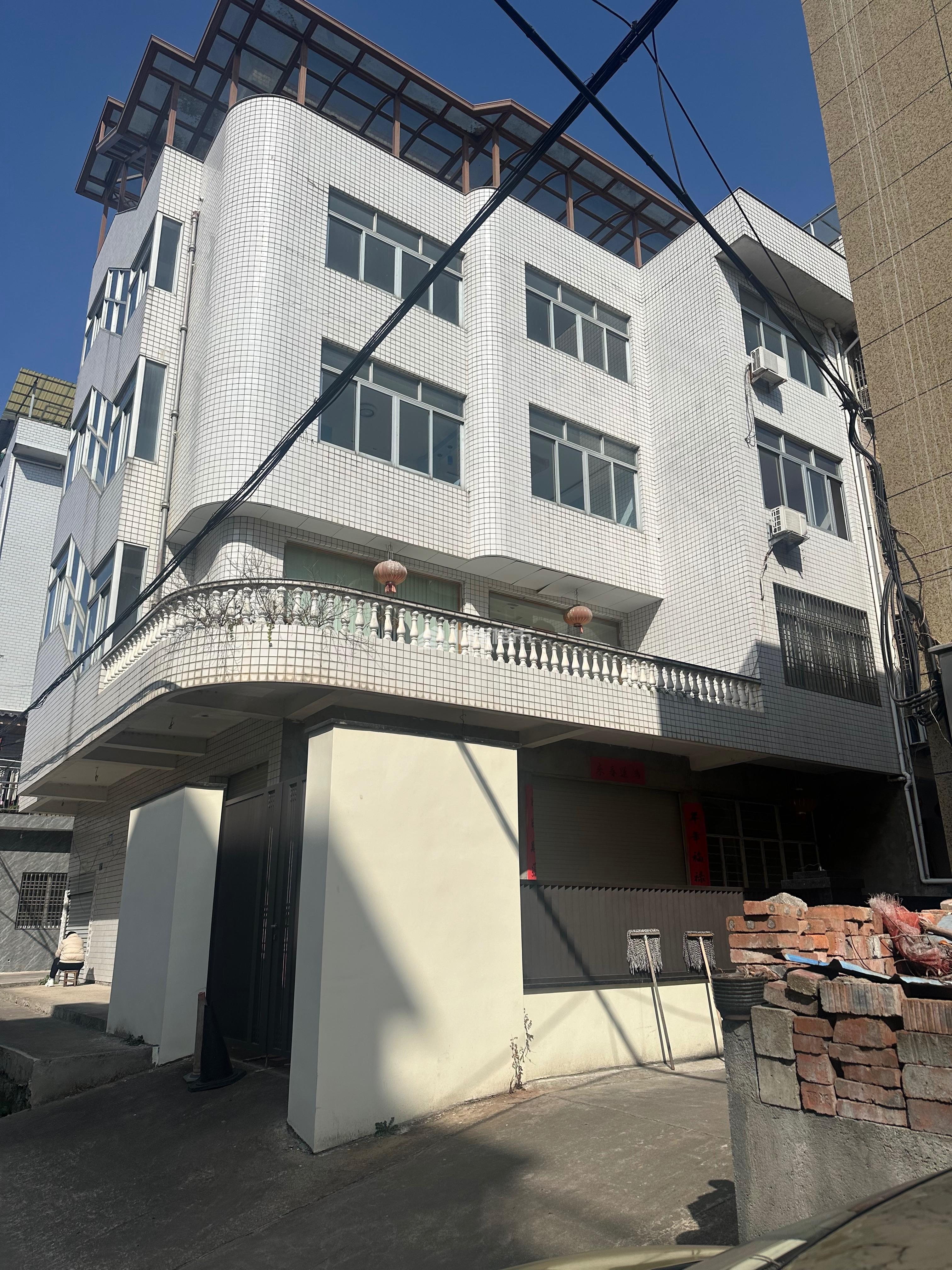 出租3室1厅1卫700平米面议住宅，交通便利，购物便利