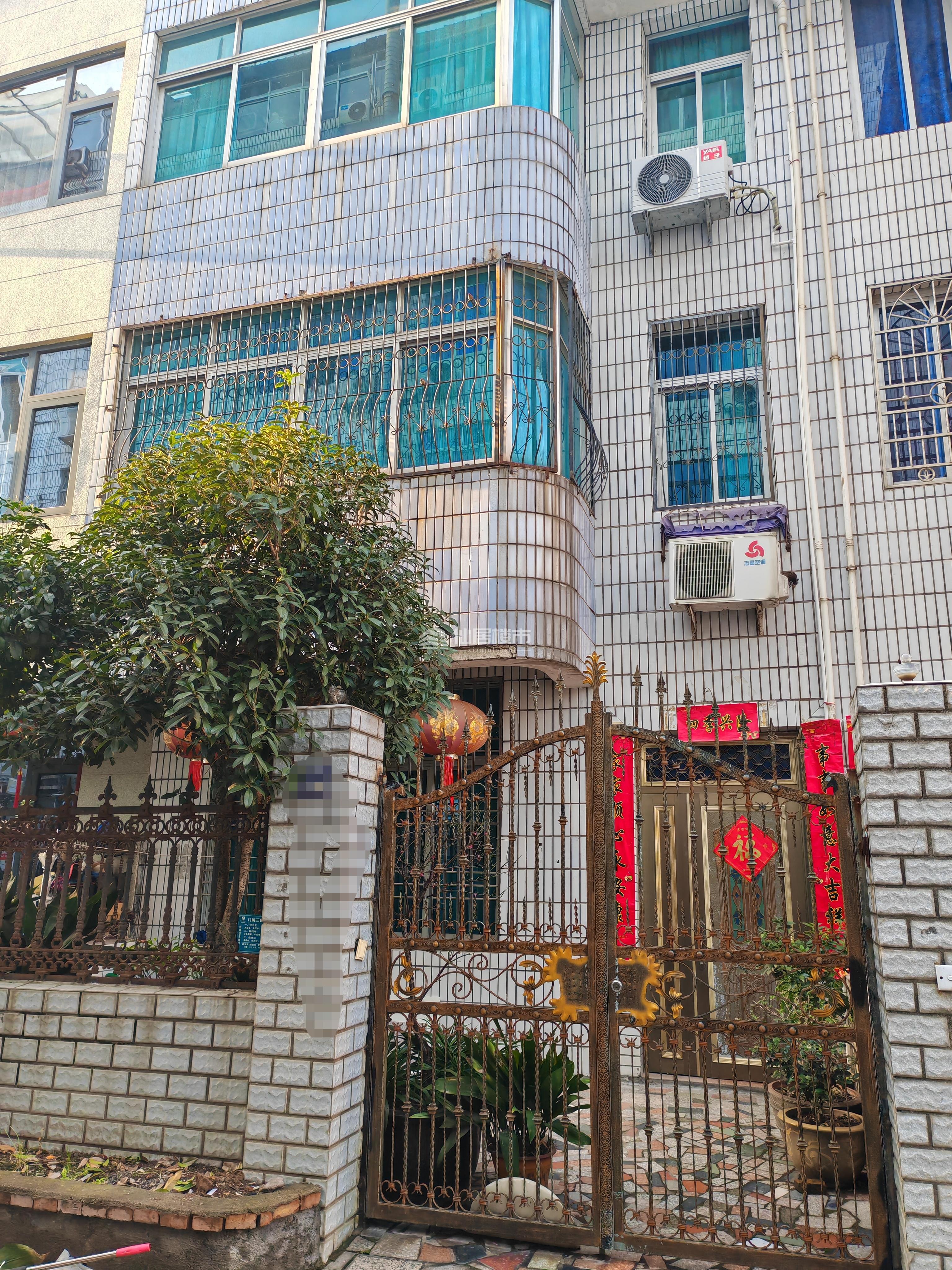 出租建设西路4室2厅3卫236平米住宅