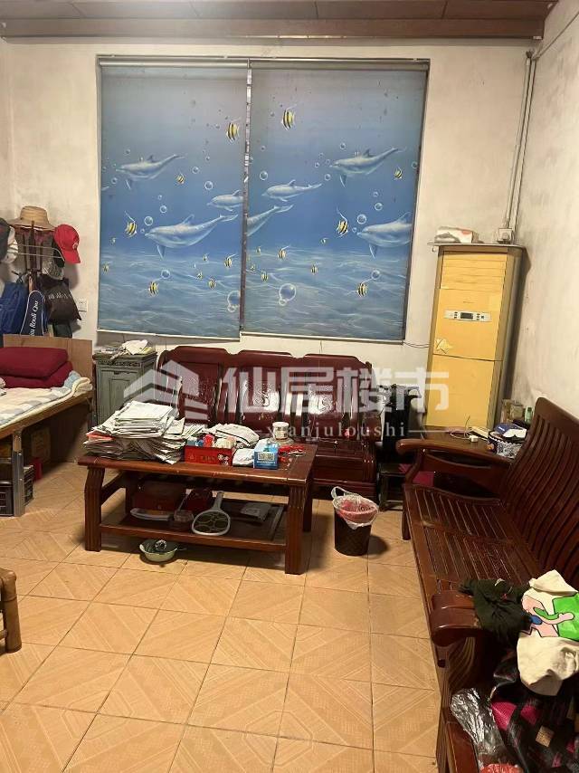 小南门1间三层半，128万简装