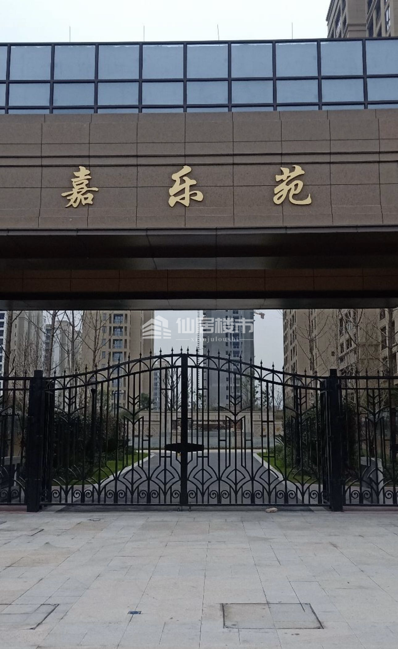 出租嘉乐苑毛坯139平米带车位楼层好1800元/月住宅