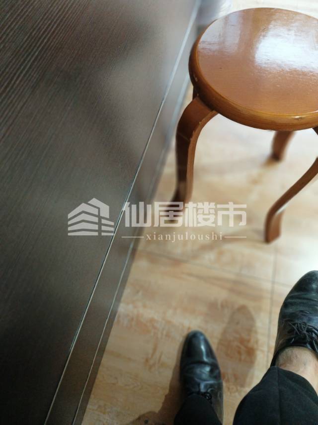 出售南门新村15室4厅4卫500平米410万住宅，2两间灿头，新装修，家具全红木