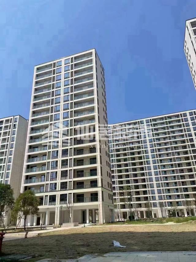 千和小区3室2厅1卫89平米80万，车位另算，灿头，最佳楼层